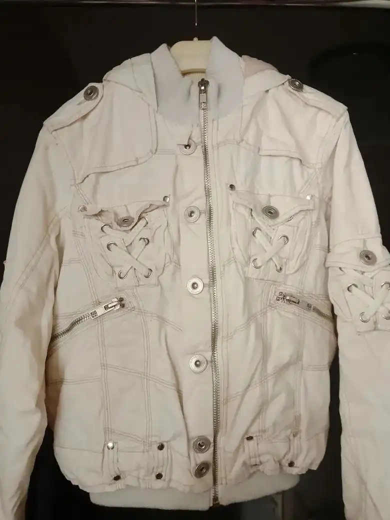 Продам женскую одежду: джинсы и куртки - Женская одежда (Одежда) в Тюмень