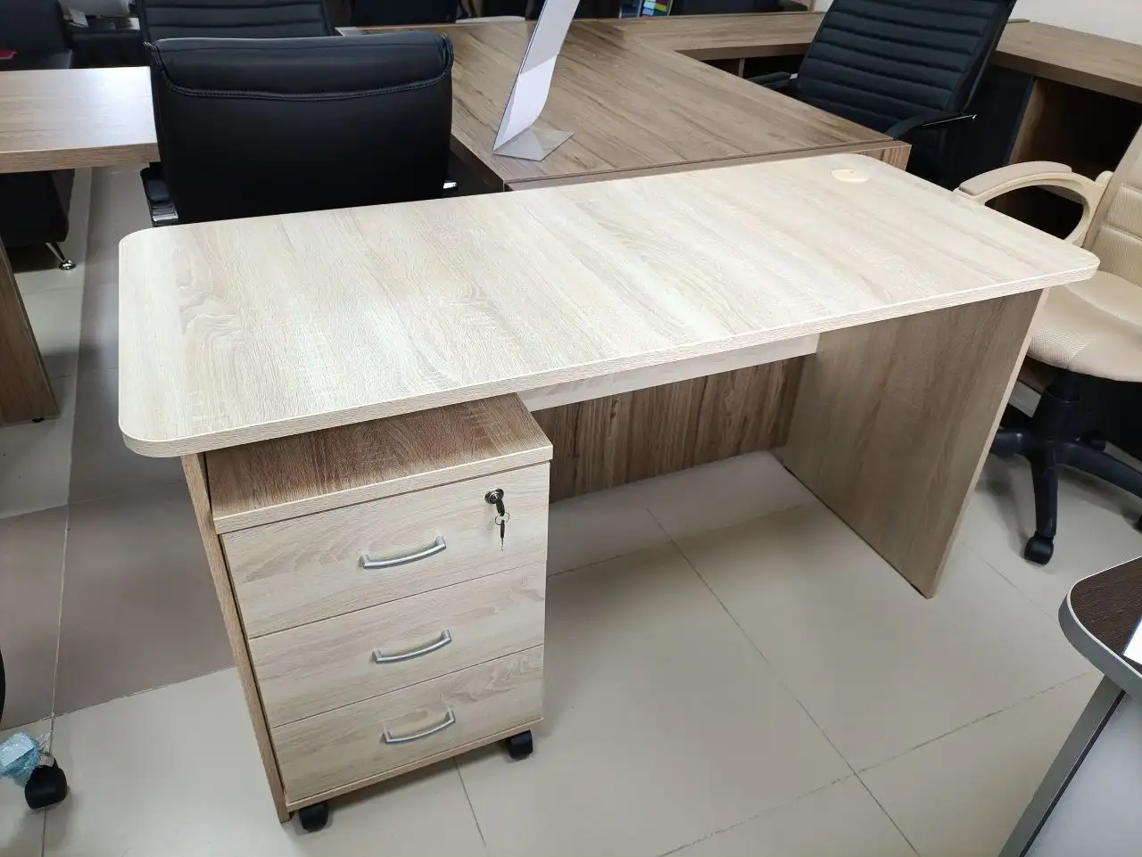 Стол с тумбой - Барахолка в Тюмень