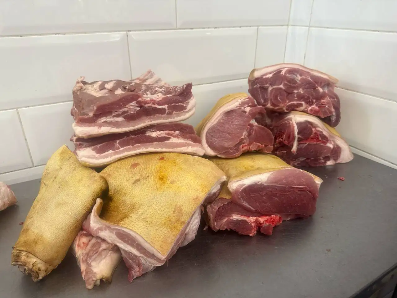 Продажа мяса домашней свинины Ландрас - Продукты животноводства (Животные) в Тюмень