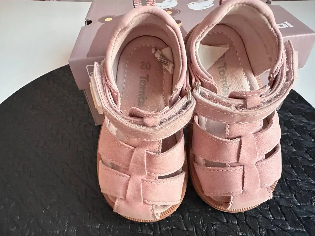 Продам сандалии Tombi и кеды - Обувь (Одежда) в Тюмень