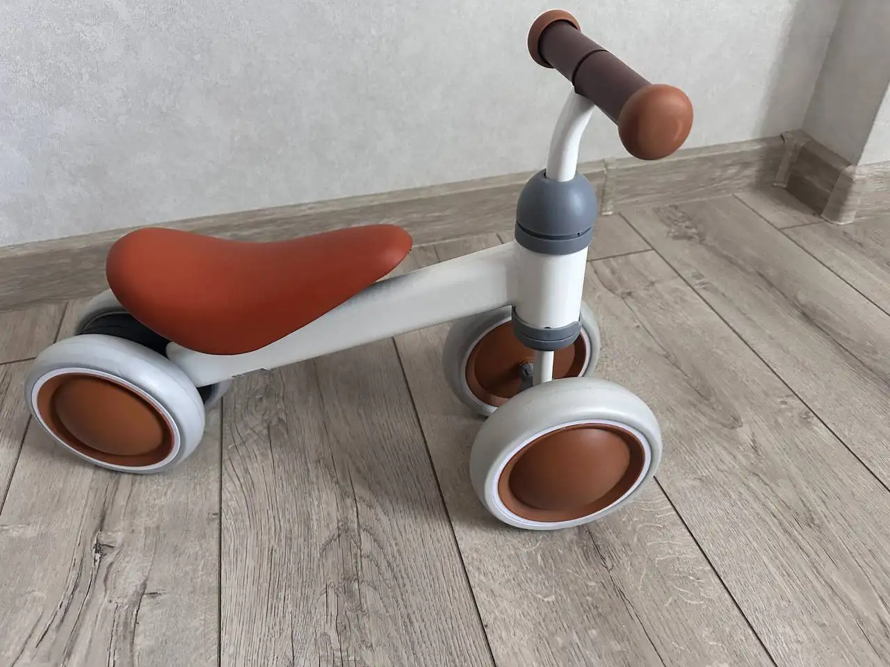 Беговел в отличном состоянии - Беговелы (Товары для детей) в Тюмень