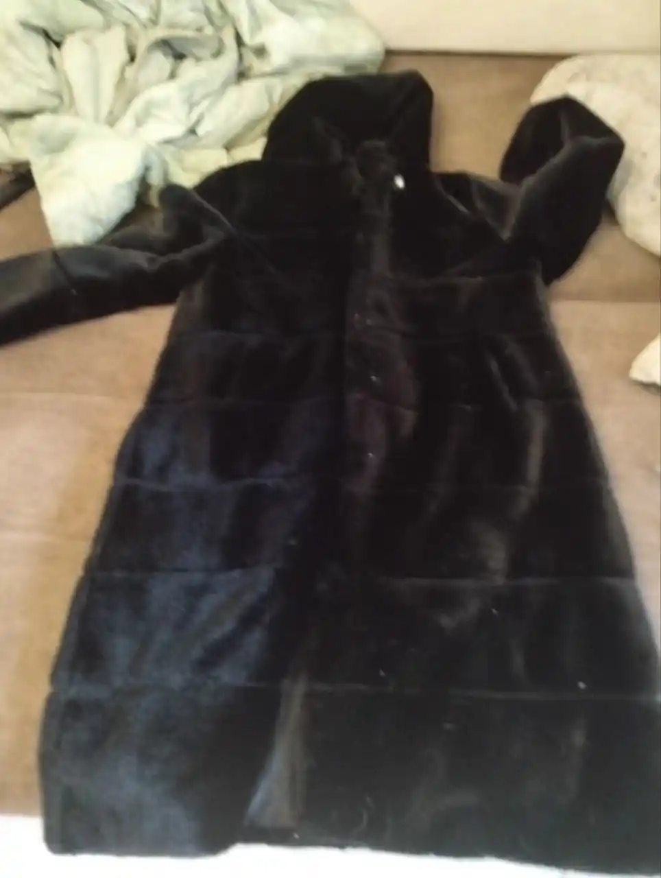 Продам шубу с капюшоном