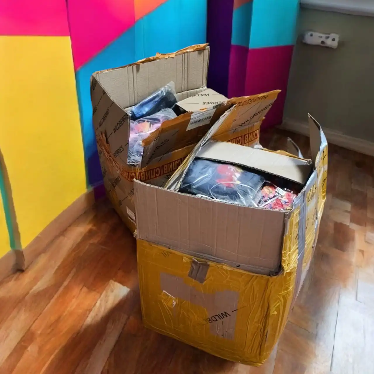 Одежда женская и мужская б/у с подарками