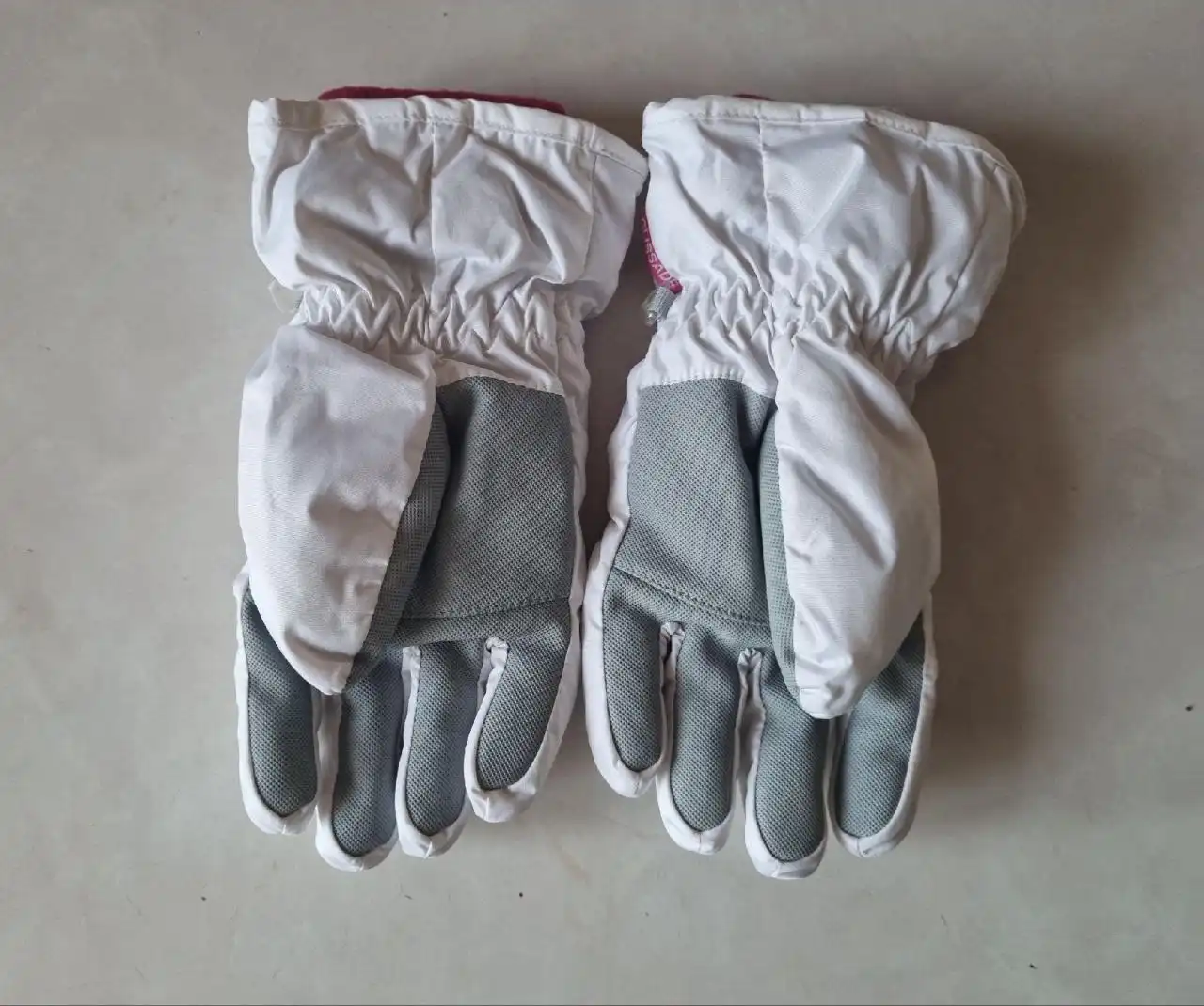 Продажа новых зимних детских перчаток размера 6