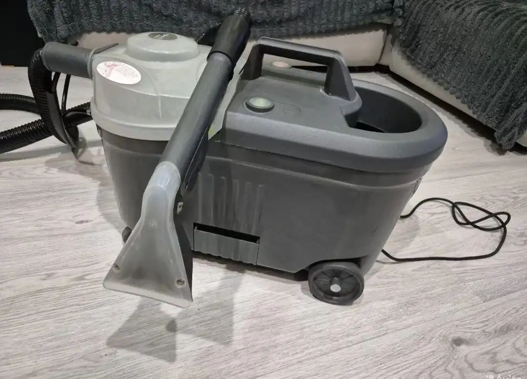 Профессиональный пылесос для химчистки мебели - Оборудование для химчистки (Готовый бизнес и оборудование) в Чита