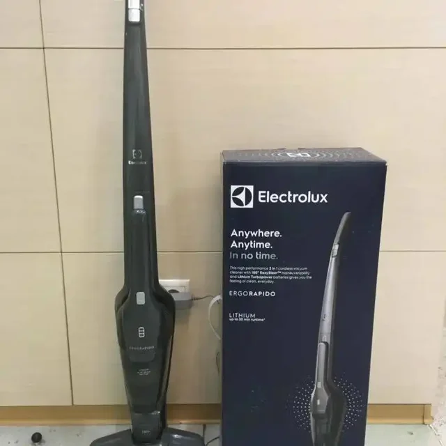 Продам б/у пылесос Electrolux EER73IGM 2 в 1 - Саженцы в Чита