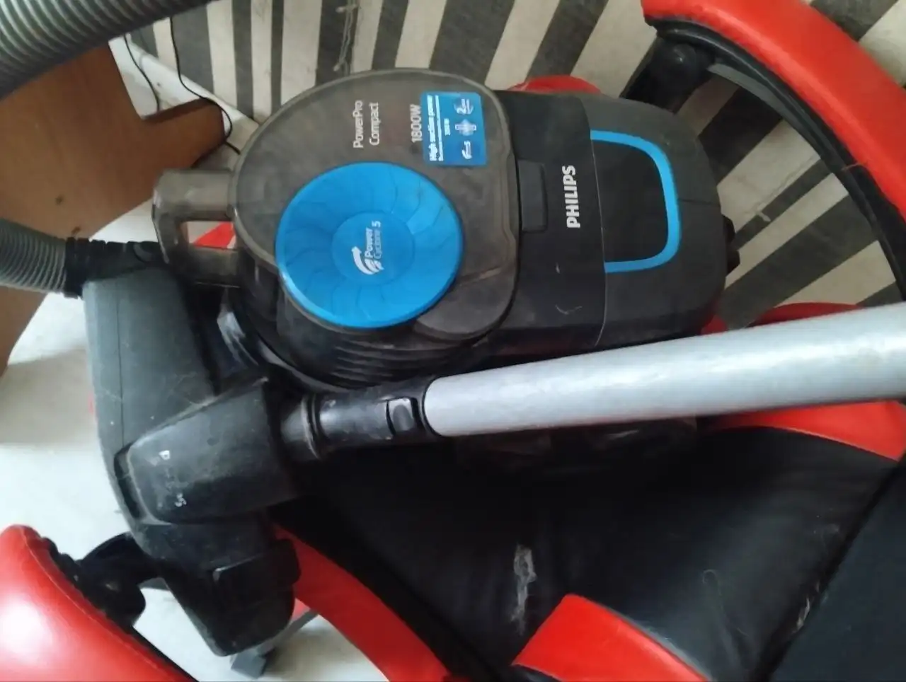 Продам смарт ТВ и пылесос б/у - Электроника в Чита