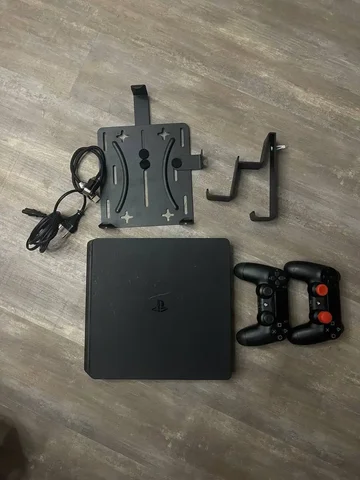 PlayStation 4 Slim 500 гб с подпиской и аксессуарами - Умные часы в Чита