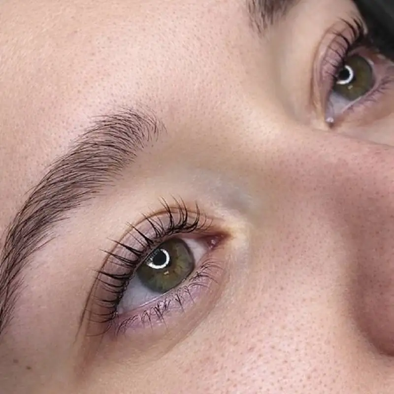 Профессиональное ламинирование бровей и ресниц в центре города - Красота и здоровье в Чита