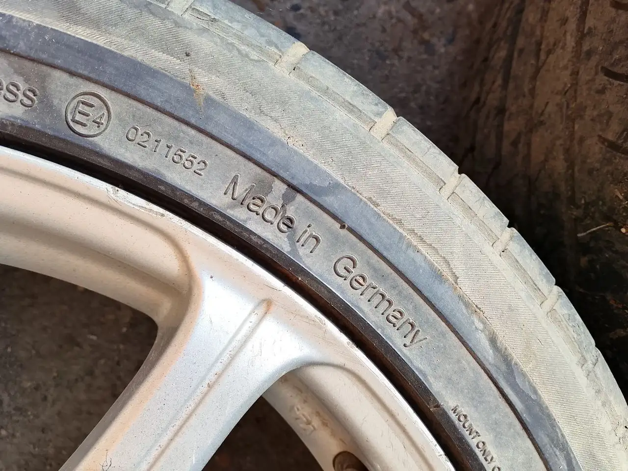 Продажа 4 литых дисков R17 с летней резиной - Запчасти (Авто) в Чита