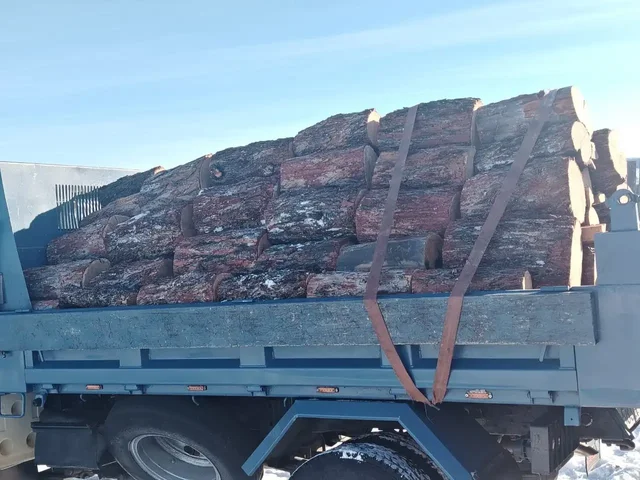 Дрова лиственница сухие чурками 6 рядов колотые - частное объявление в Чита