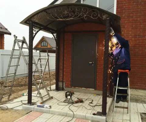 Услуги сварщика-монтажника металлоконструкций - Услуги в Ангарск