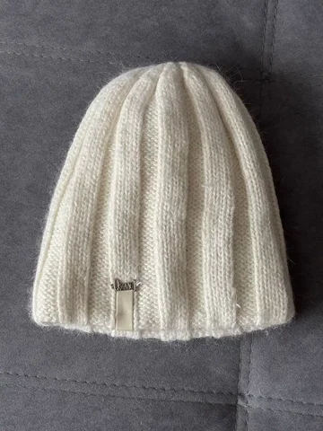 Продам женскую зимнюю шапку - Одежда в Ангарск