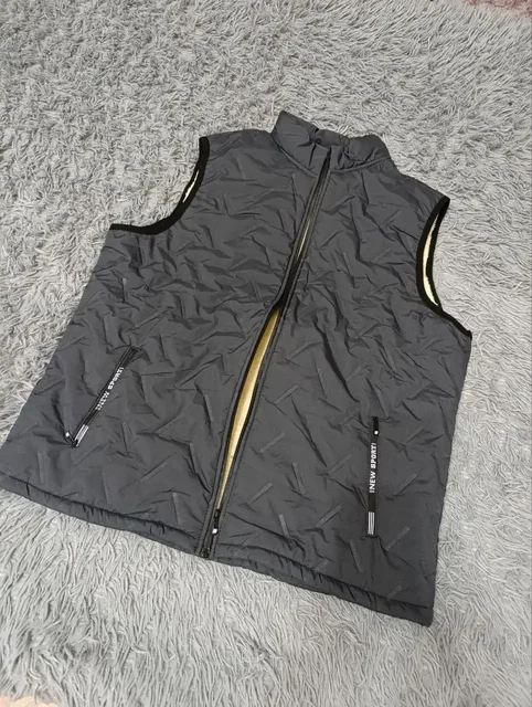 Жилетка новая 52р-р - Одежда в Ангарск