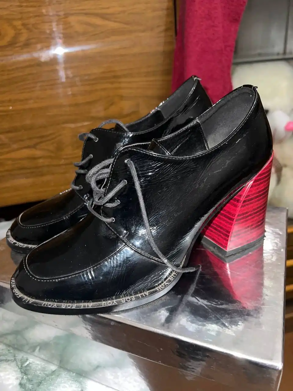 Туфли женские лакированные и обычные 39 размер - Обувь (Одежда) в Ангарск