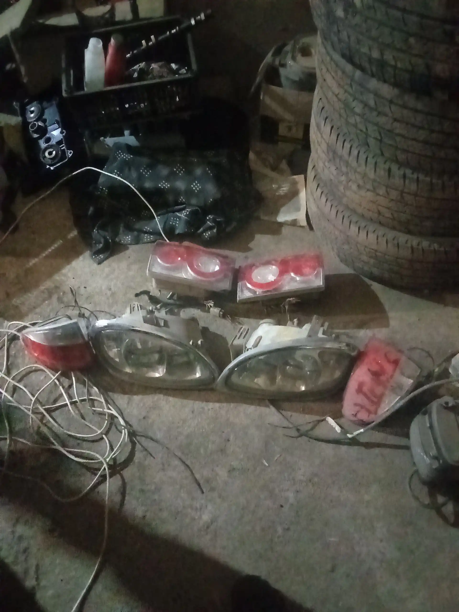 Фары передние и задние стоп-сигналы на Волгу 31150 - Автомобильные фары и свет (Запчасти) в Ангарск