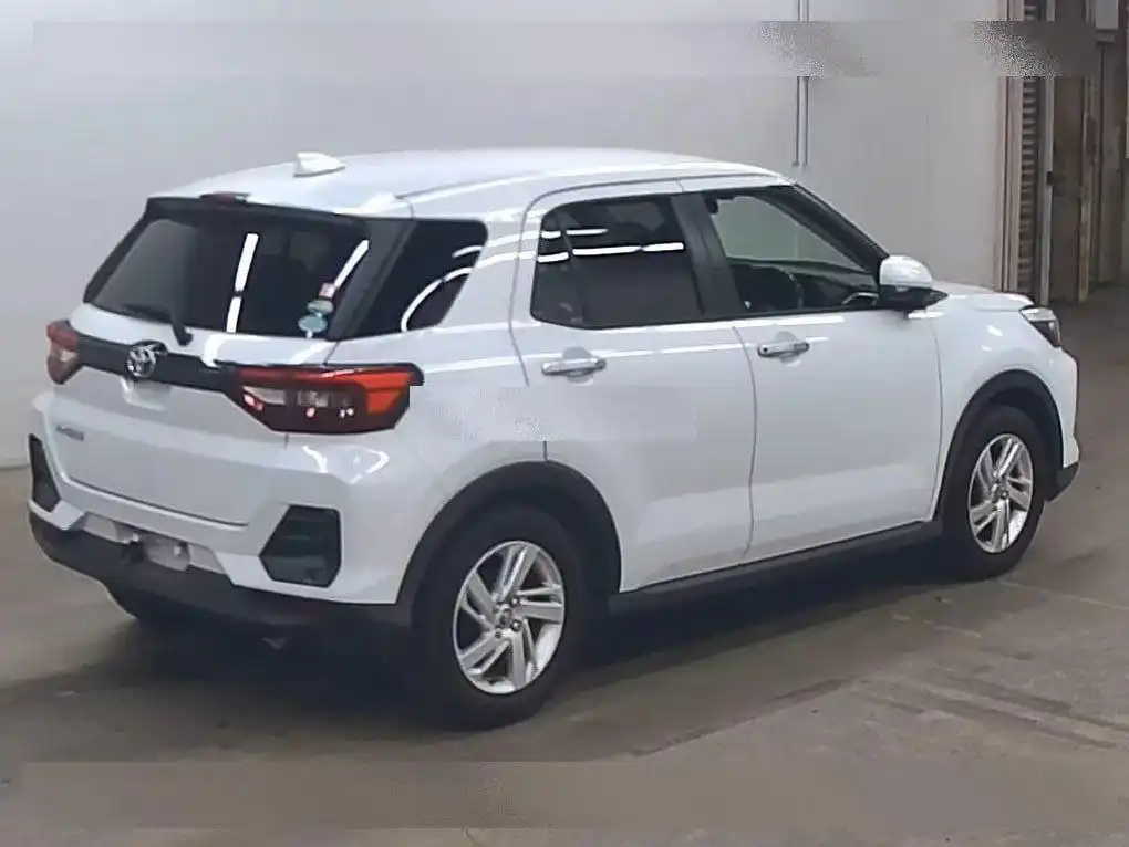 Toyota Raize 2020 года в продаже - Легковые автомобили (Авто) в Владивосток