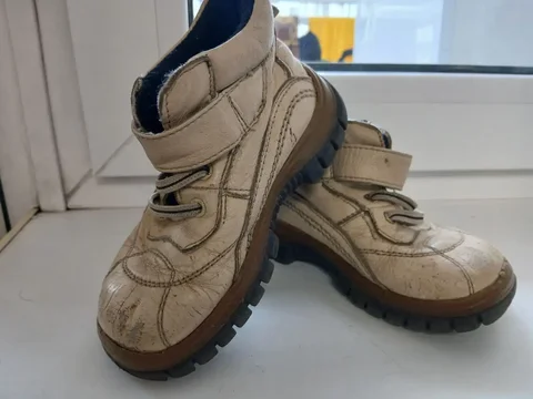 Продам ботинки демисезонные, стелька 14,5 см - Одежда в Неизвестно