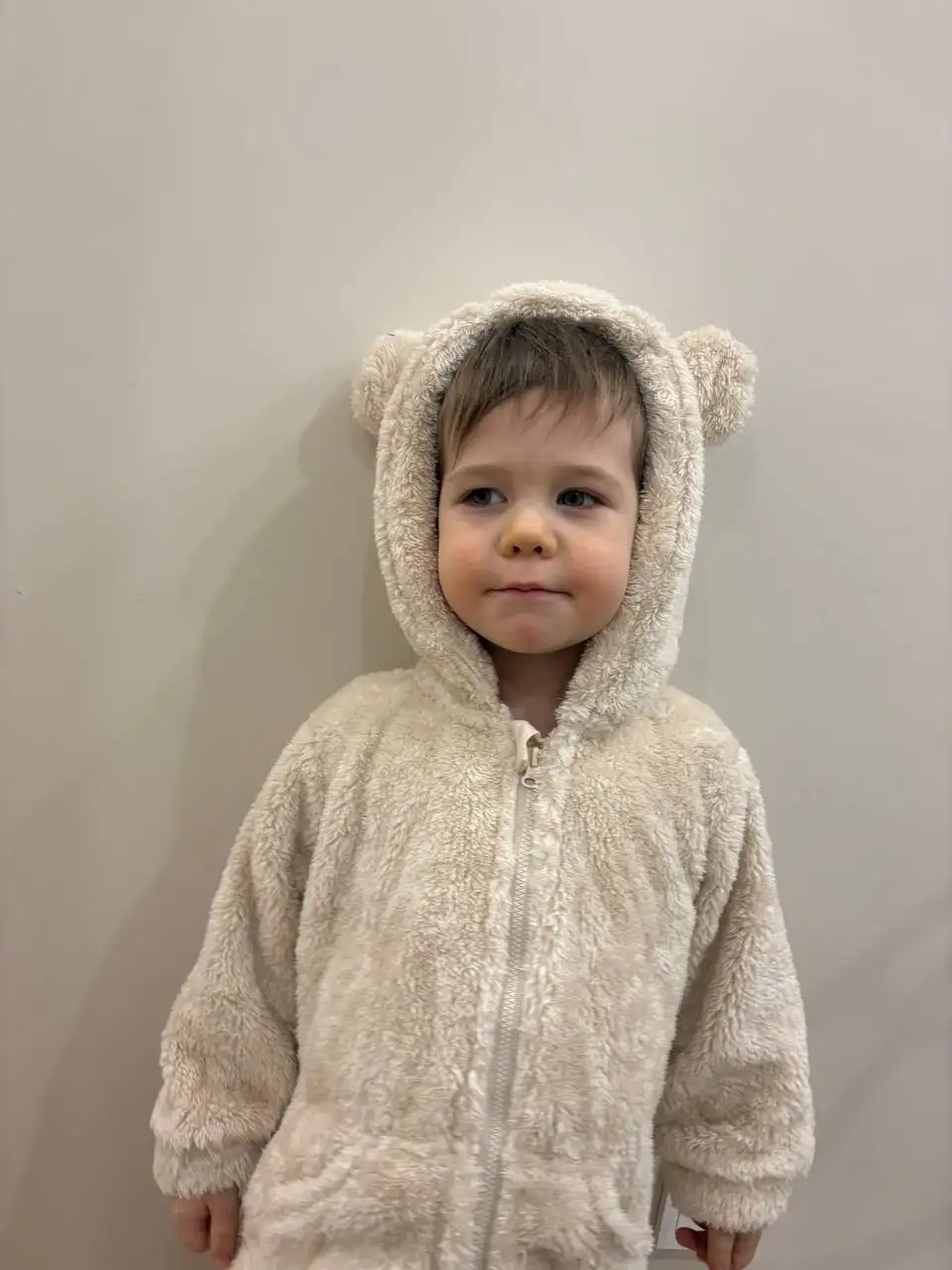 Продам плюшевую кофту и утепленный костюм для малышей - Одежда (Барахолка) в Ангарск