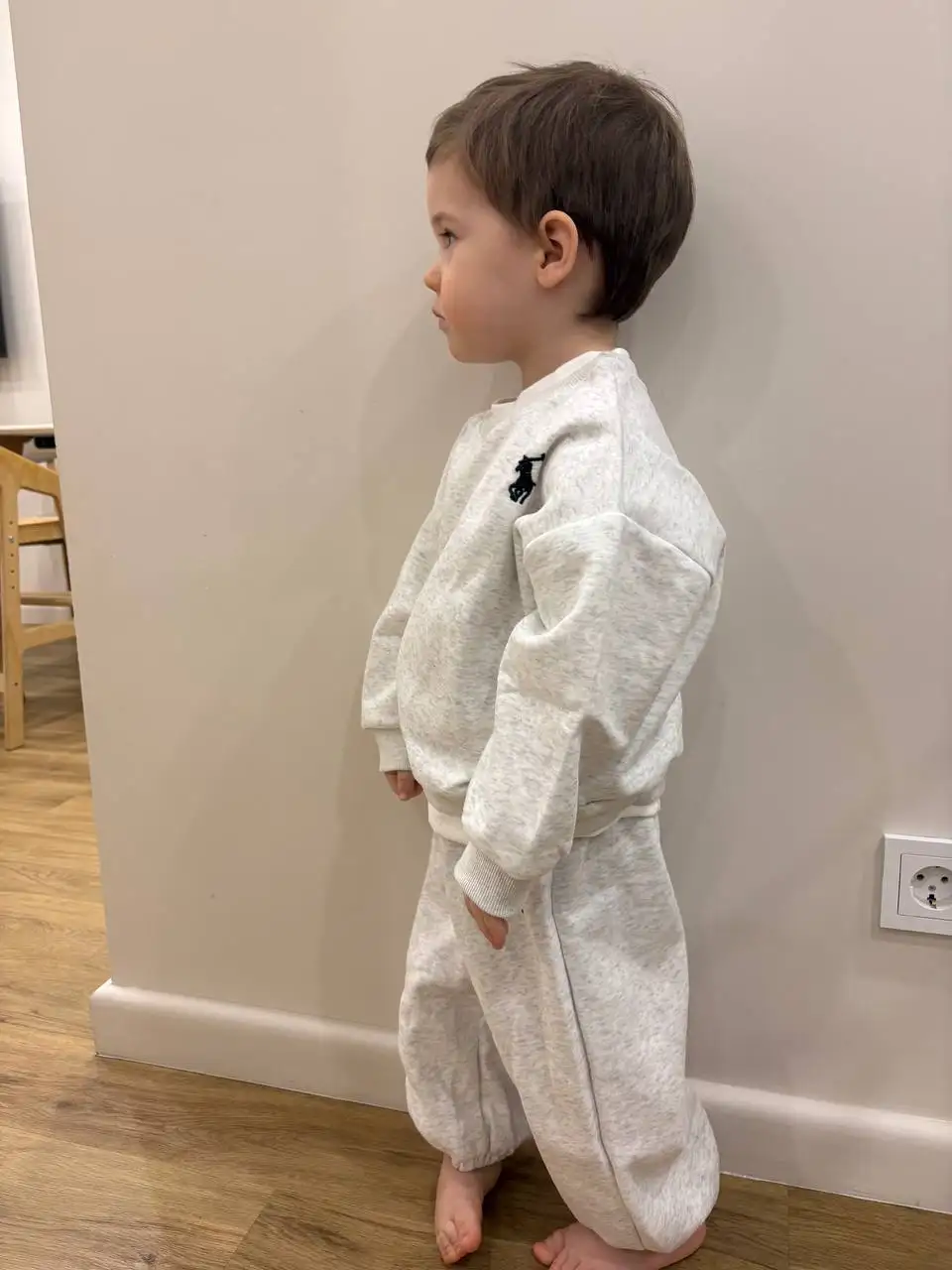 Продам плюшевую кофту и утепленный костюм для малышей - Одежда (Барахолка) в Ангарск