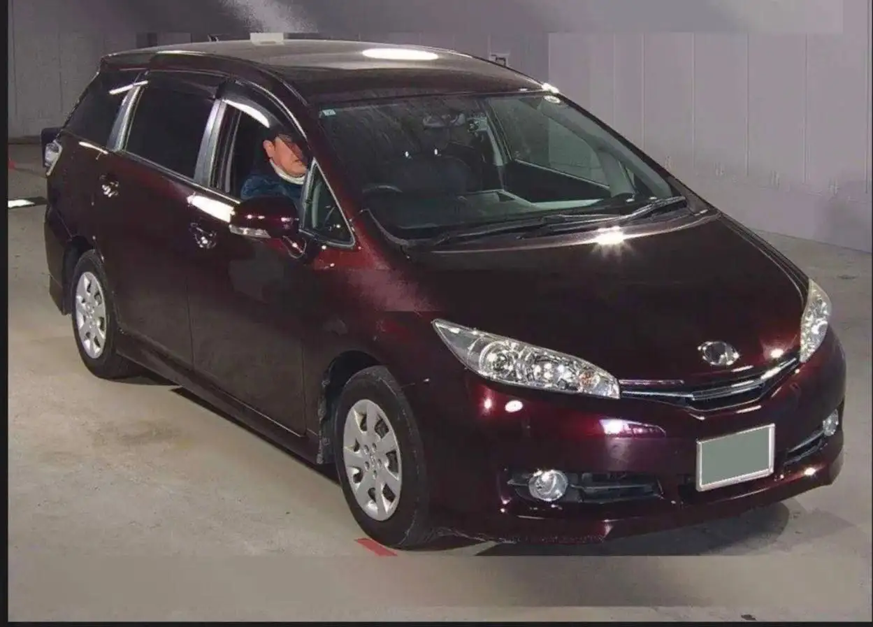 Toyota Wish 2013 года - куплен на аукционе - Авто в Владивосток