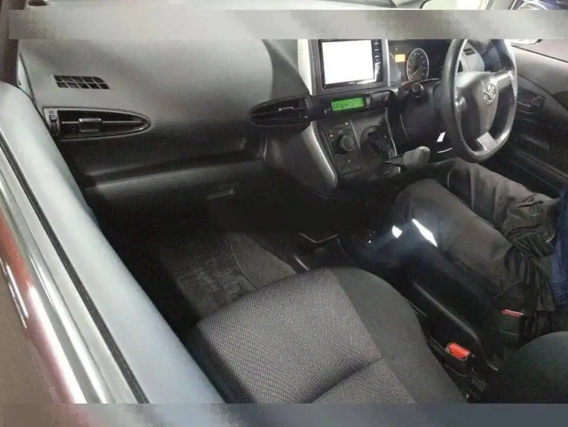 Toyota Wish 2013 года - куплен на аукционе - Авто в Владивосток