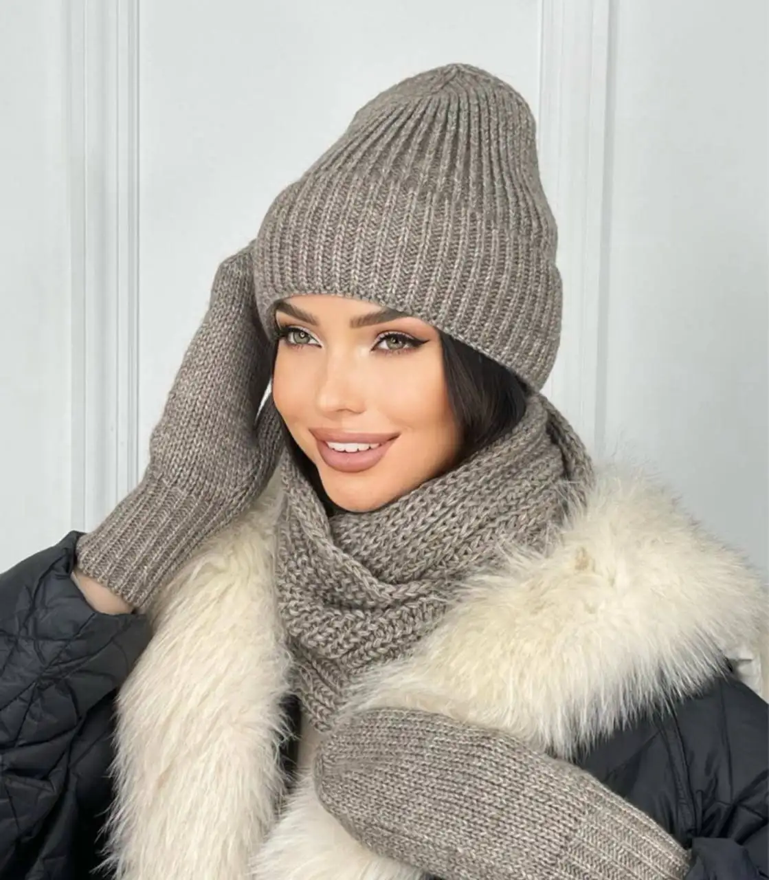 Наборы шапка, снуд и варежки в наличии - Аксессуары (Одежда) в Ангарск