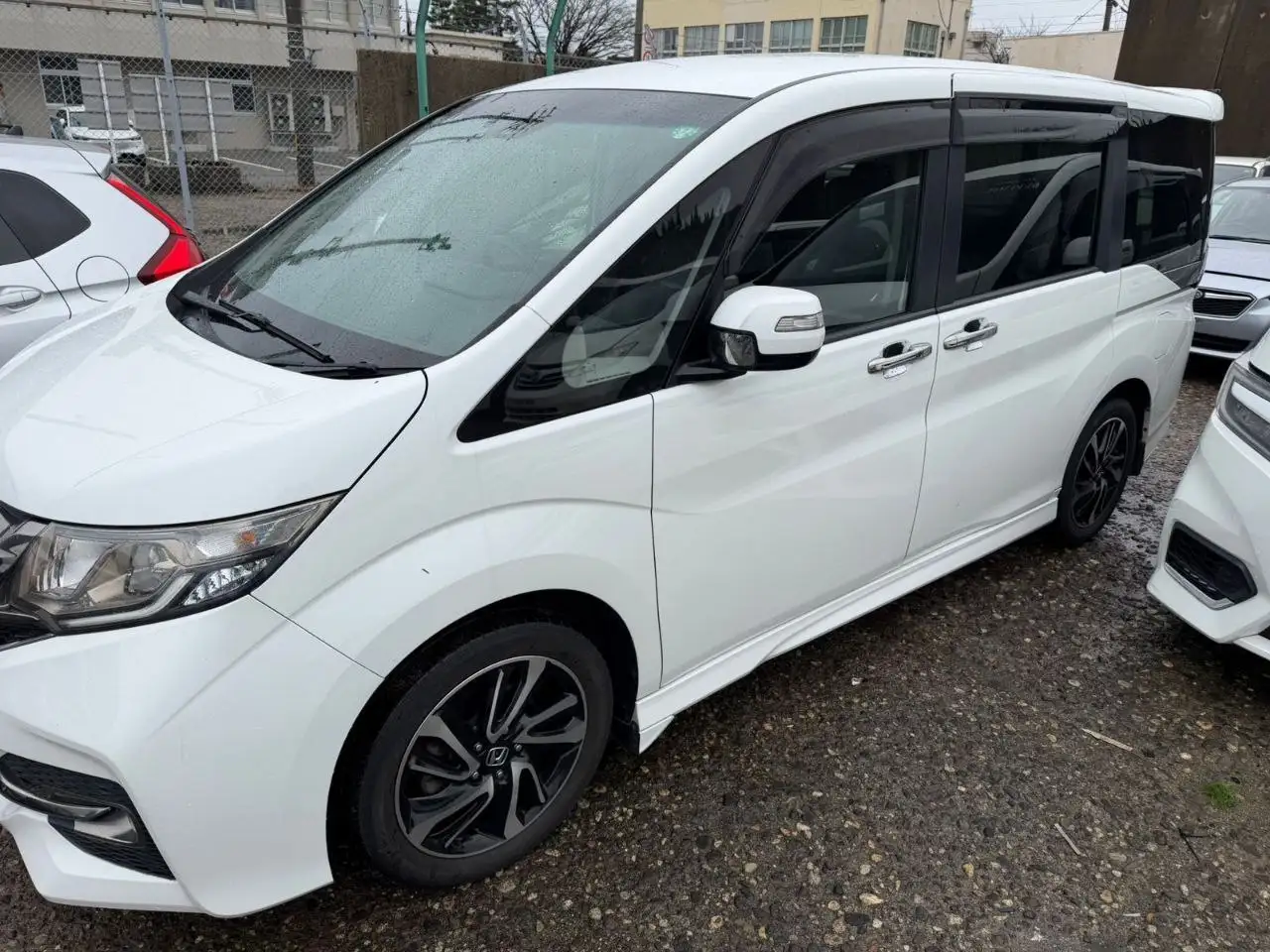 HONDA STEP WAGON 2015 года - Минивэны (Авто) в Владивосток