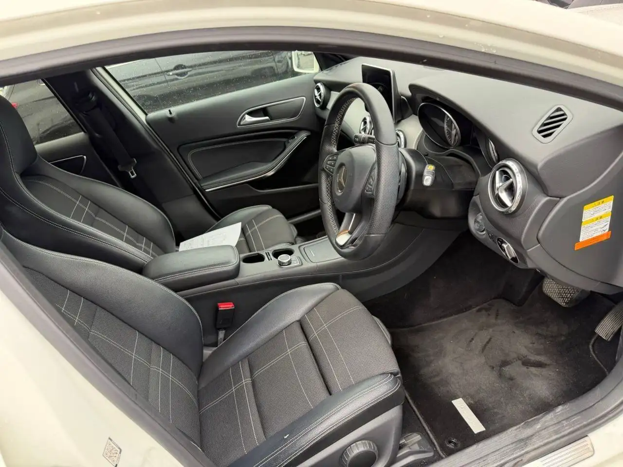 MERCEDES BENZ GLA 2015 года - Легковые автомобили (Авто) в Владивосток