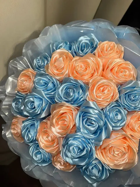 Букеты роз из атласных лент, 25 штук - Рукоделие в Ангарск