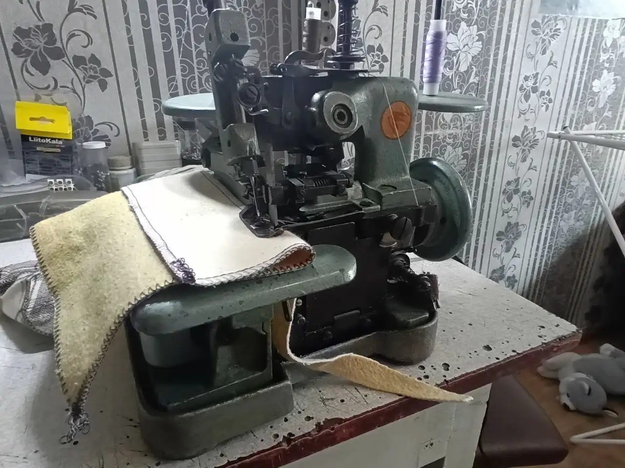 Продам советский оверлок 51 кл. - Швейное оборудование (Барахолка) в Ангарск