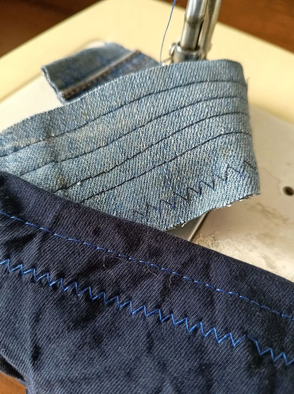 Продам швейную машину Singer с горизонтальным челноком - Швейные машины (Барахолка) в Ангарск