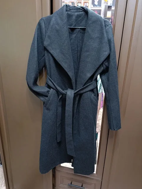 Женское демисезонное пальто Shein чёрного цвета размер M - Брюки в Ангарск