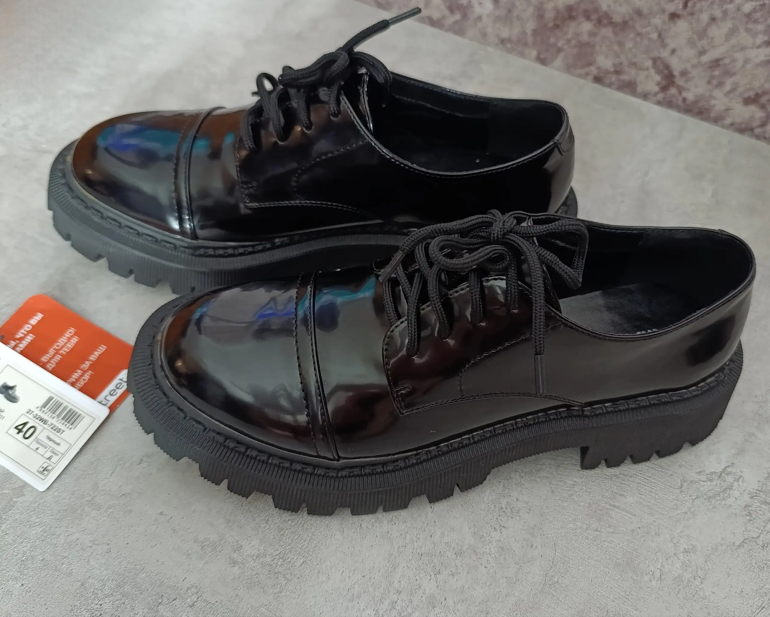 Новые туфли лак 40 размер - Обувь (Одежда) в Ангарск