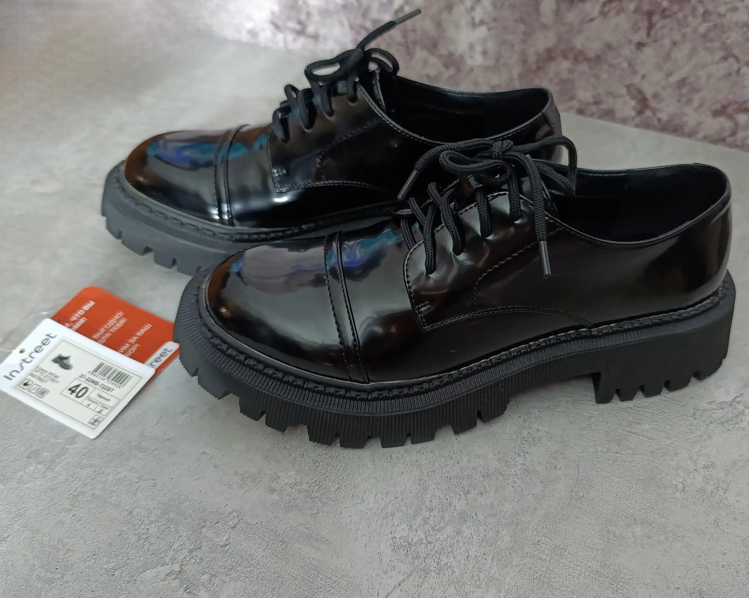 Новые туфли лак 40 размер - Обувь (Одежда) в Ангарск