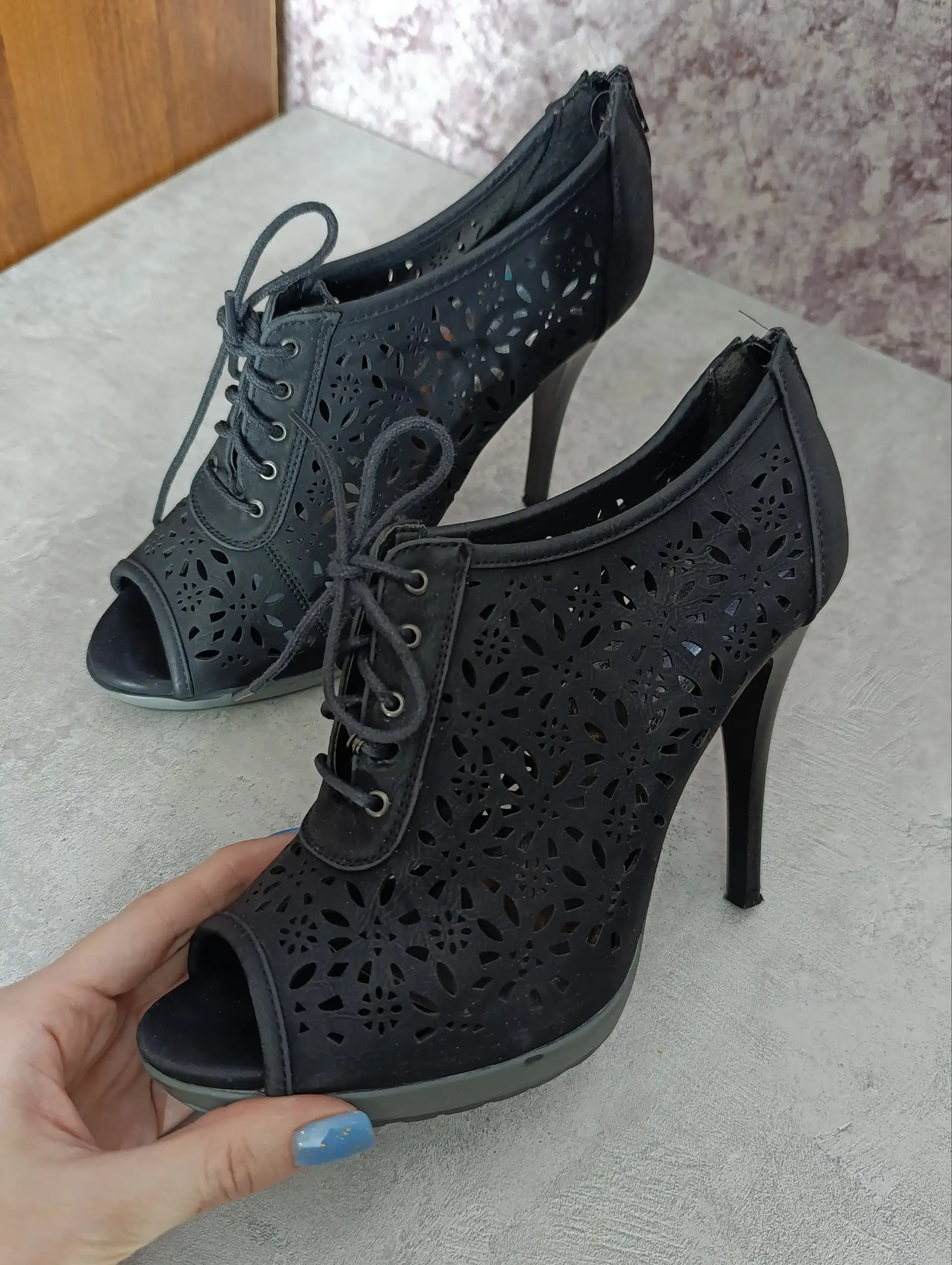 Босоножки кожаные с каблуком 10см, стелька 26см - Обувь (Одежда) в Ангарск