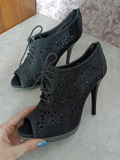 Босоножки кожаные с каблуком 10см, стелька 26см - Костюмы в Ангарск