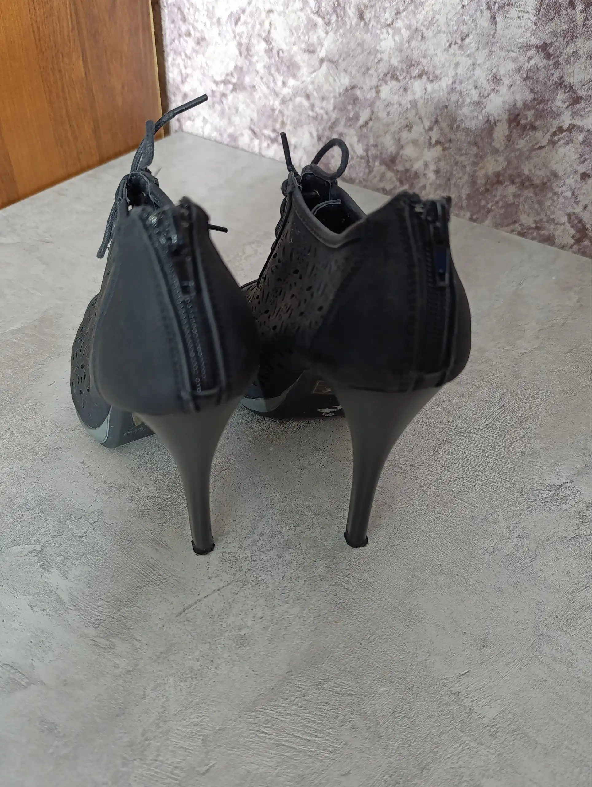 Босоножки кожаные с каблуком 10см, стелька 26см - Обувь (Одежда) в Ангарск