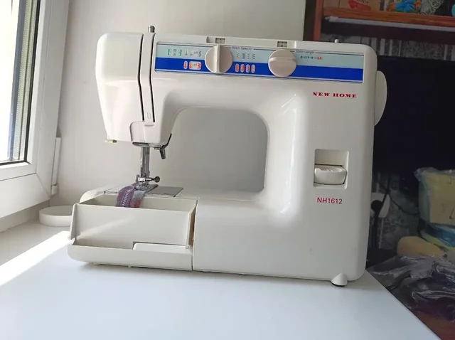 Швейная машина в исправном состоянии - null в Ангарск