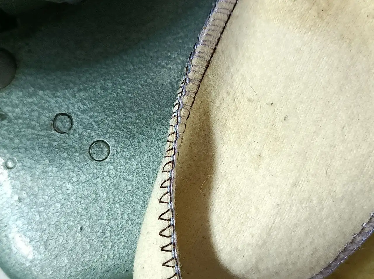 Советский оверлок 51 кл для ремонта одежды в ателье - Швейное оборудование (Барахолка) в Ангарск