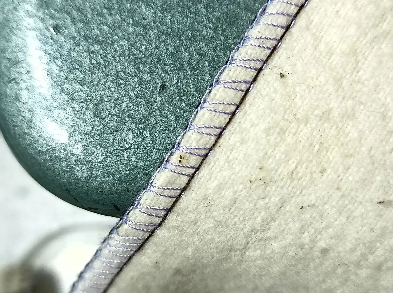 Советский оверлок 51 кл для ремонта одежды в ателье - Швейное оборудование (Барахолка) в Ангарск