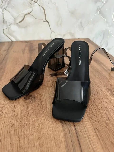 Продам женские вещи, размеры 39-44 - Одежда в Ангарск