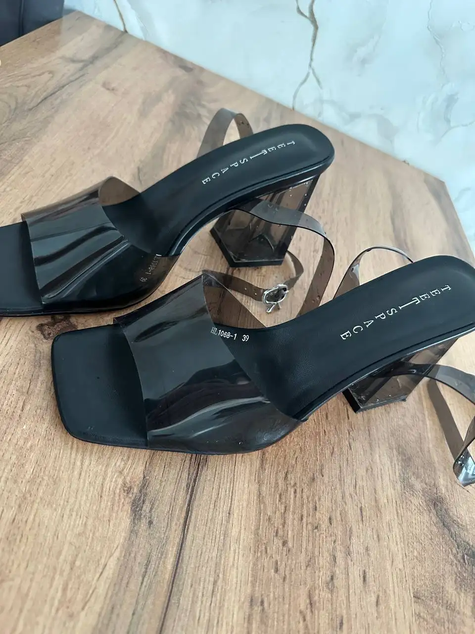 Продам женские вещи, размеры 39-44 - Женская одежда (Одежда) в Ангарск