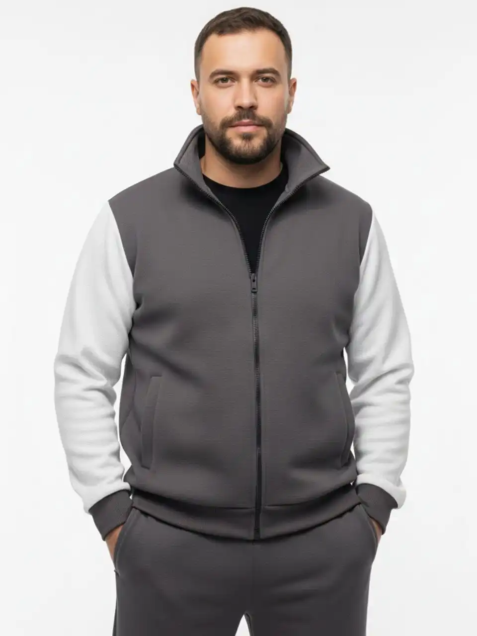 Распродажа спортивных костюмов и одежды в г. Маркс