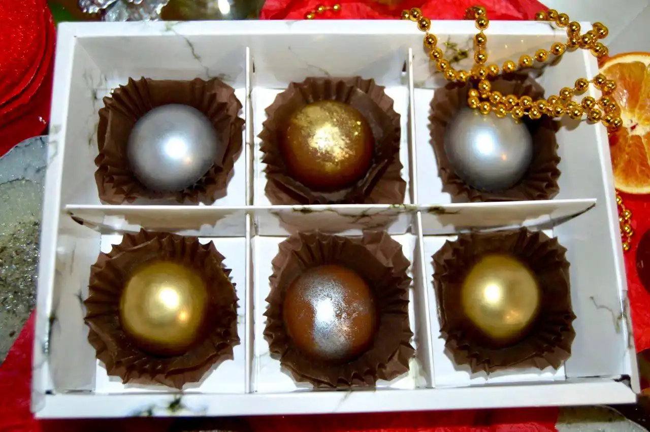 Бельгийский шоколад с праздничным дизайном