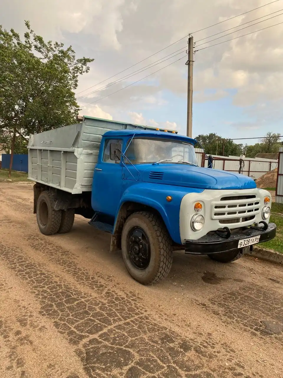 Продам ЗИЛ самосвал в хорошем состоянии