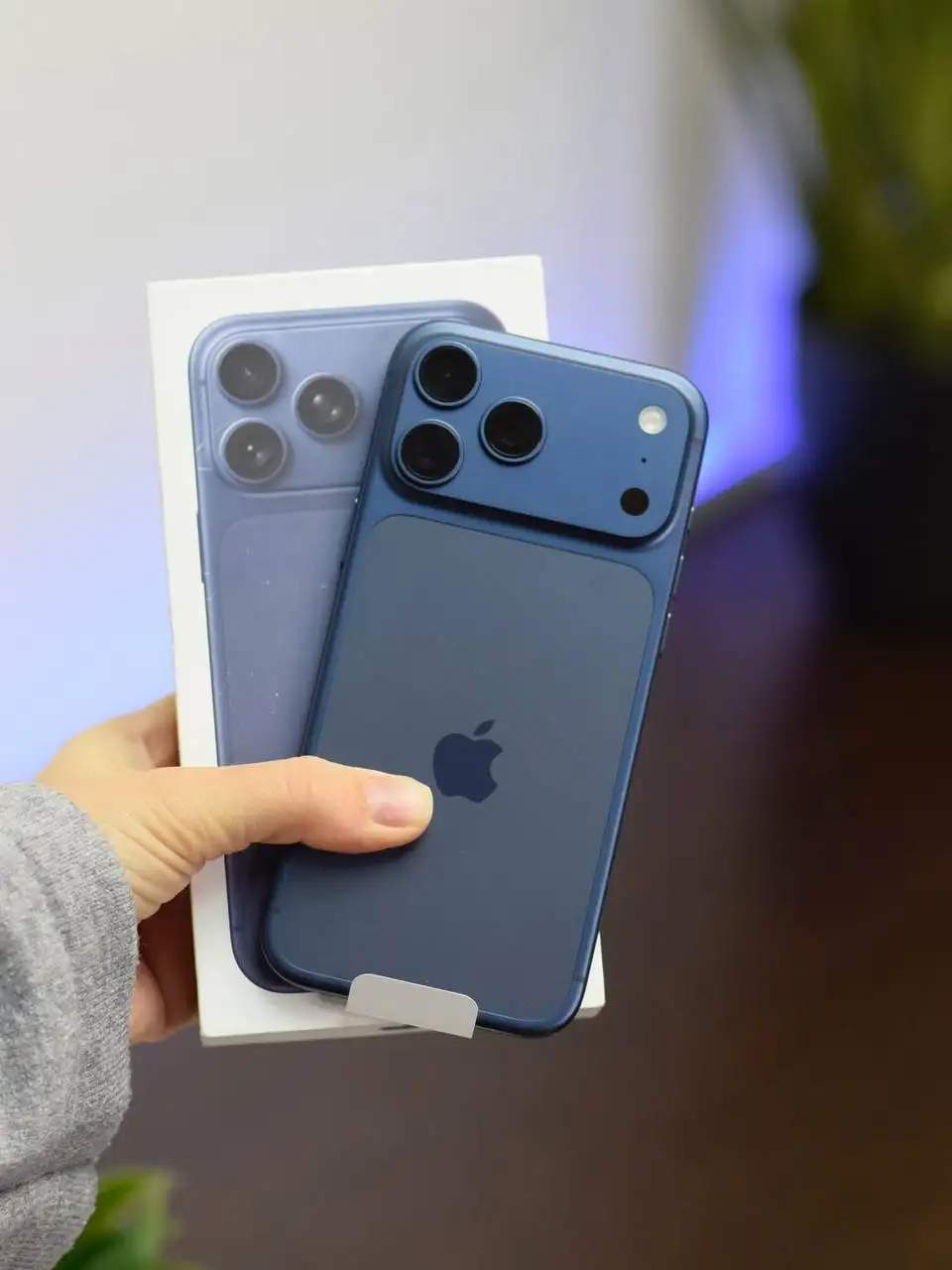 iPhone 17 Pro Max Deep Blue 256Gb - Смартфоны и телефоны (Электроника) в Саратов