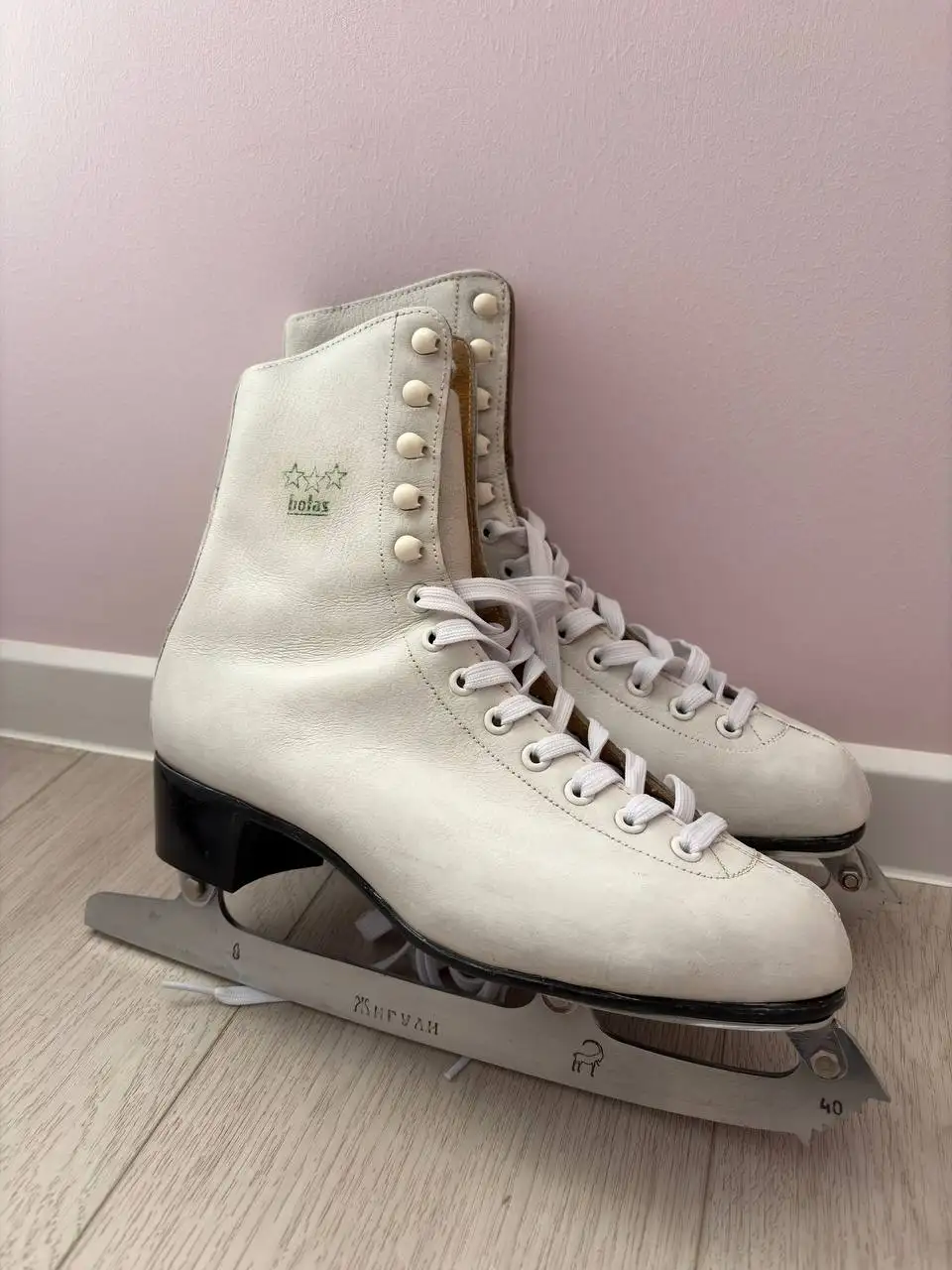 Винтажные фигурные коньки Botas размер 39 - Спортивный инвентарь (Барахолка) в Энгельс