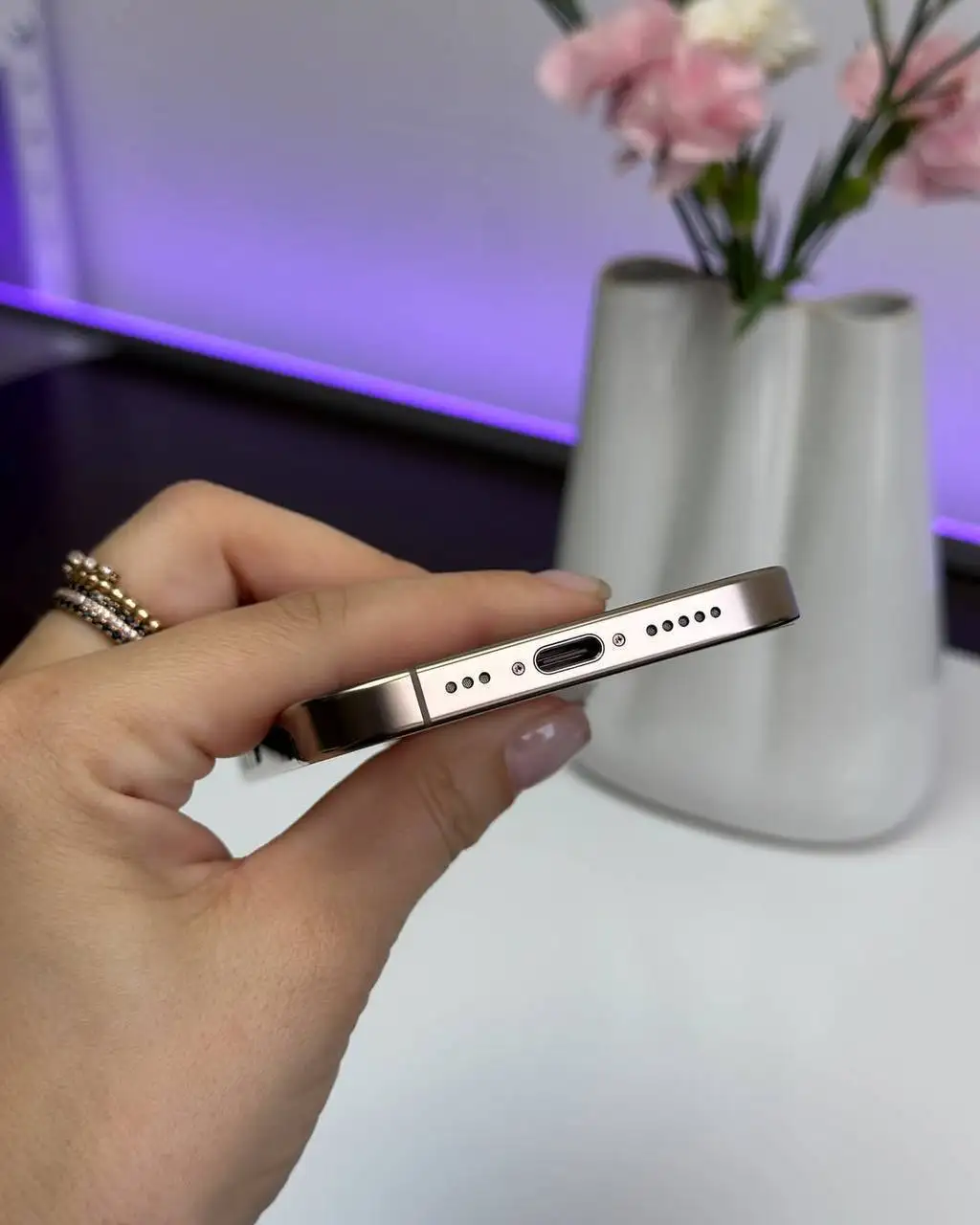 iPhone 16 Pro Desert Titanium 256Gb - Смартфоны (Электроника) в Саратов