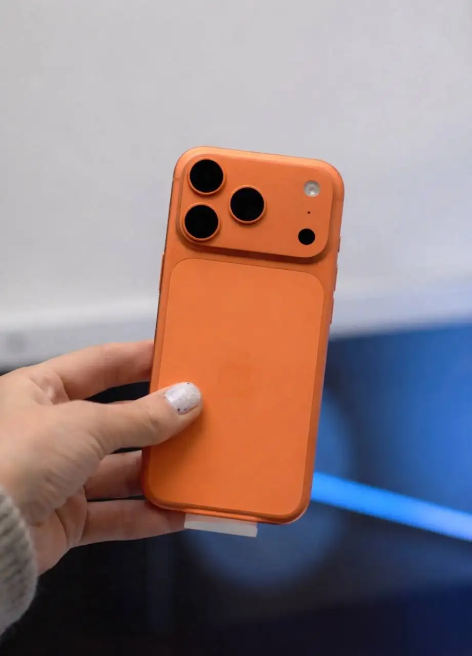 iPhone 17 Pro Cosmic Orange 256Gb - Смартфоны (Электроника) в Саратов